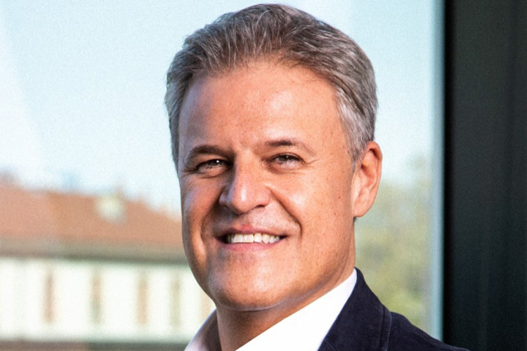 Roberto Filipelli 750 X 500